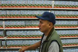Trabajadores reclaman garantías de producción de alimentos