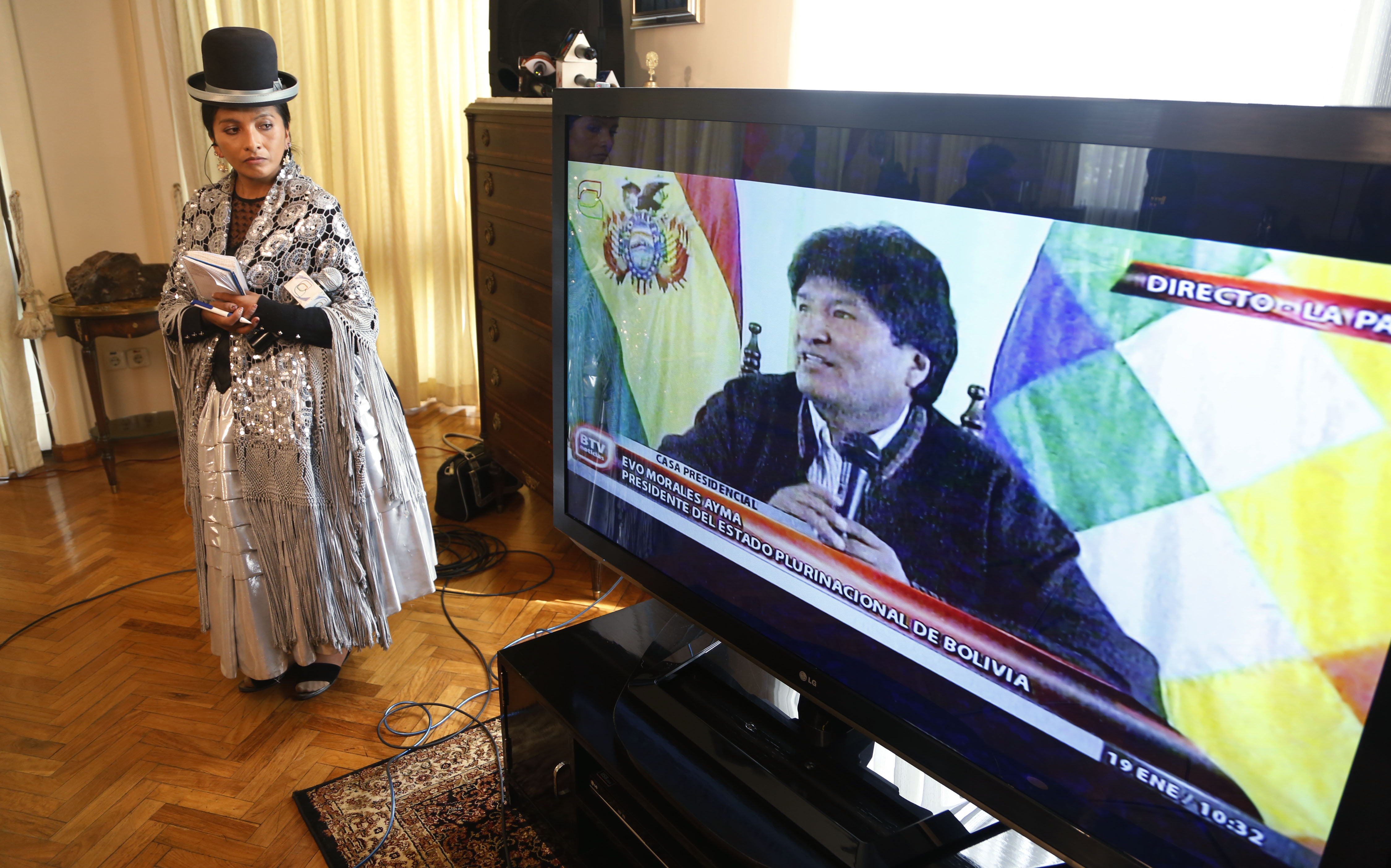 Morales inicia tercer mandato en medio de nubarrones