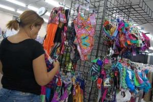 Aumenta demanda de trajes de baño y piscinas en comercios de Maturín