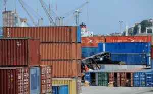 Siguen retrasos en la salida de la mercancía de los puertos, según la Contraloría