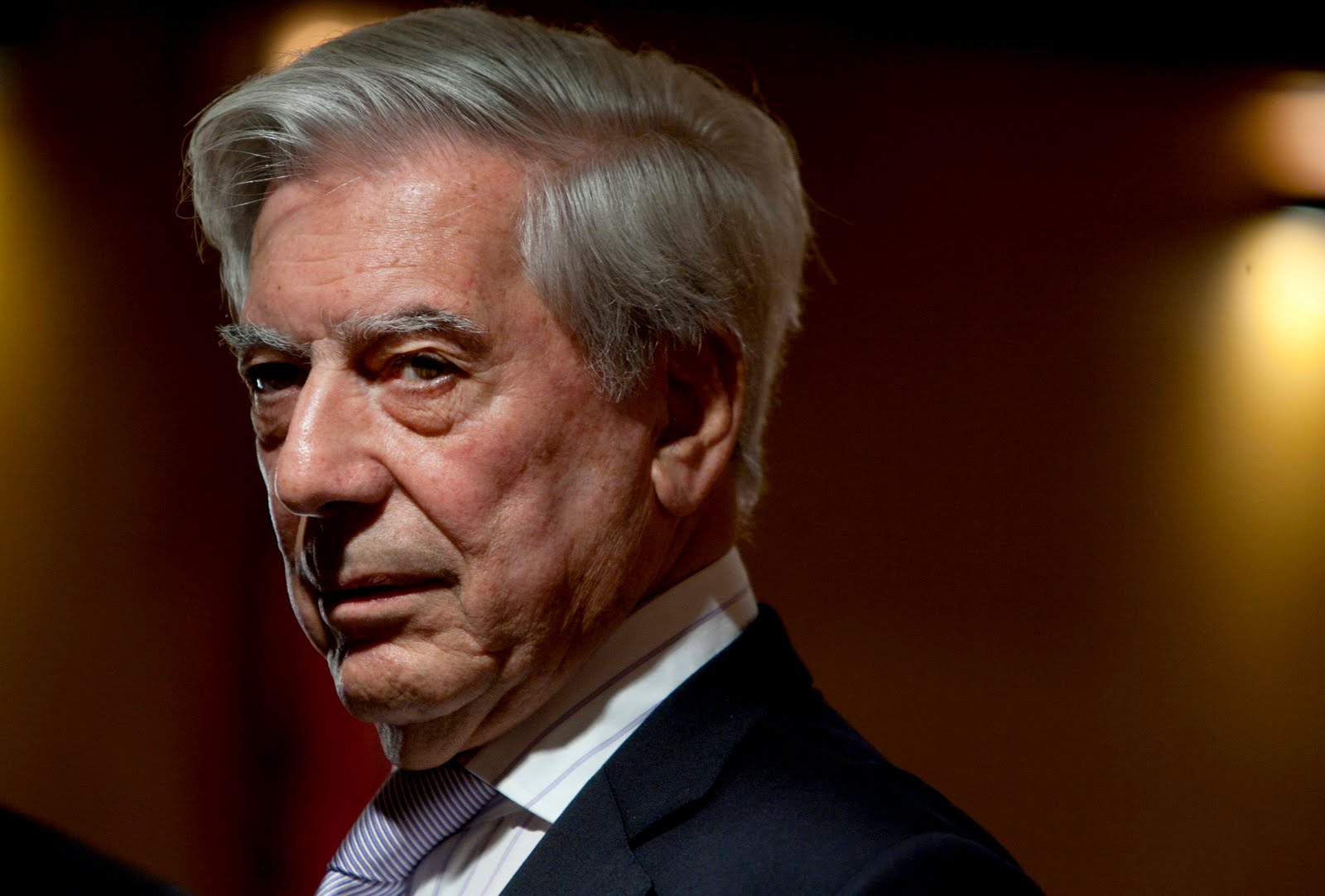 Vargas Llosa: Maduro sólo puede ganar las elecciones con fraude y encerrando opositores