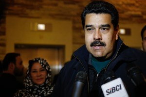 Maduro continúa en Arabia Saudita su gira por países de la Opep