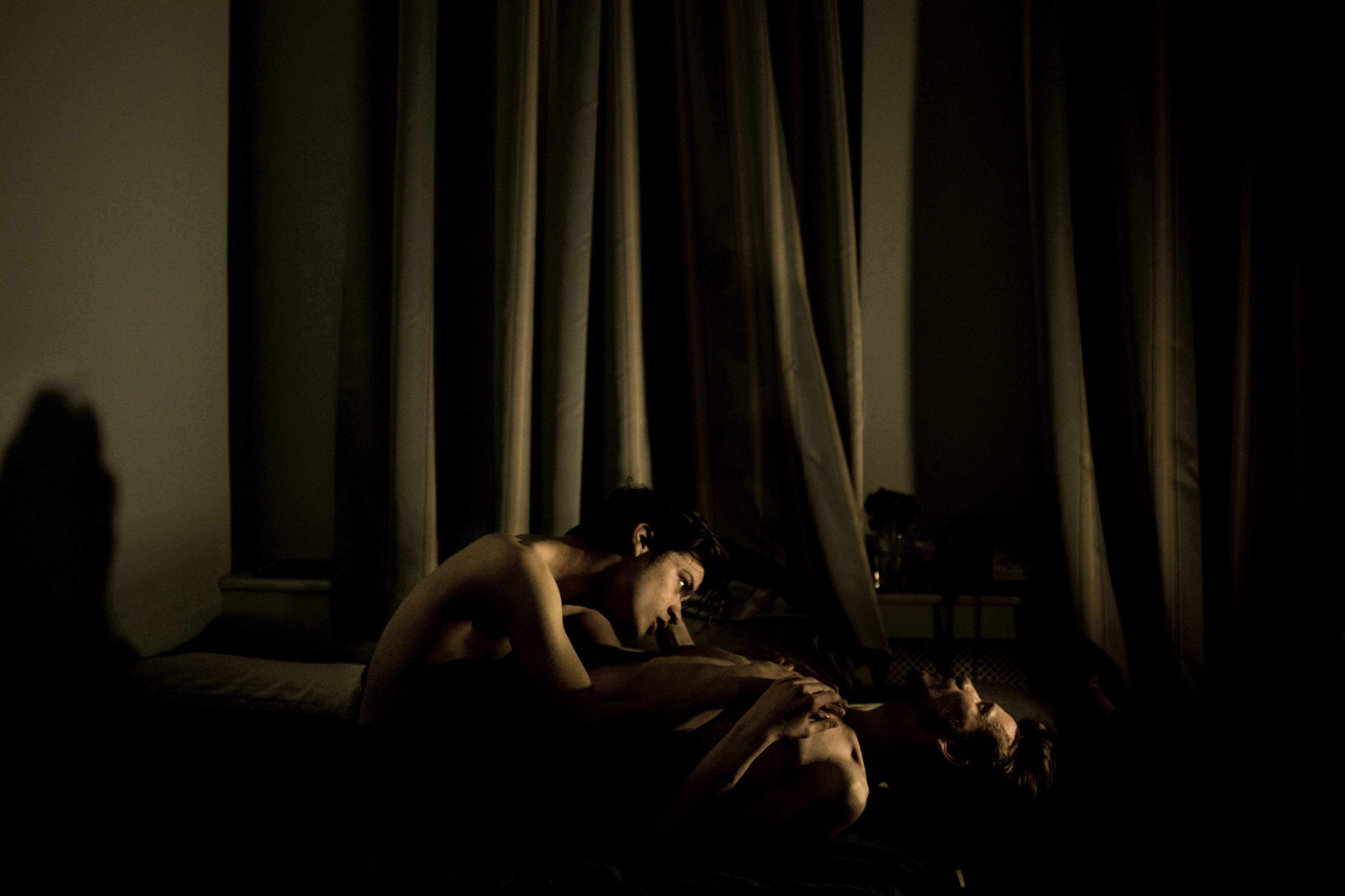 Una foto íntima de una pareja gay ganó el premio World Press Photo