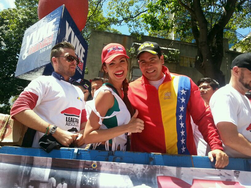 Así llegó Winston Vallenilla a la marcha chavista