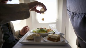 El por qué de los sinsabores culinarios en lo aviones