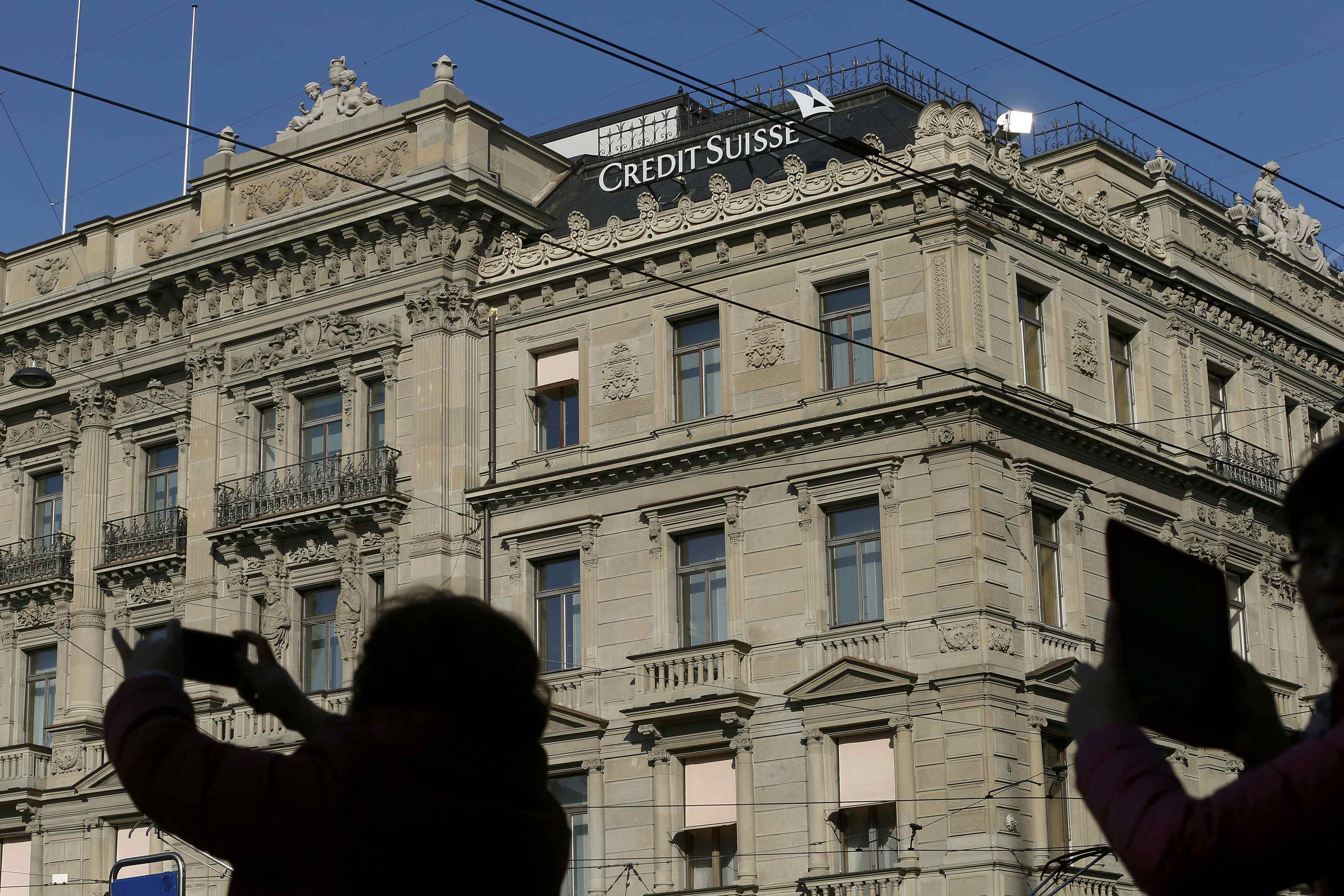 Qué pasó cuando un periodista quiso abrir una cuenta en el Credit Suisse