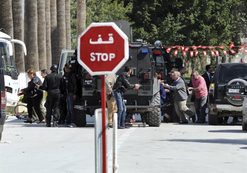 Identifican a los dos autores del ataque terrorista en Túnez