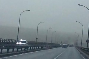 Nube de polvo cubrió Maracaibo y el Puente (Fotos)