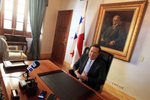 Juan Carlos Varela se defiende de criticas cubanas por invitar a opositores