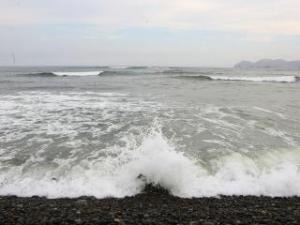 Desarrollan una barrera desplegable para contener grandes tsunamis