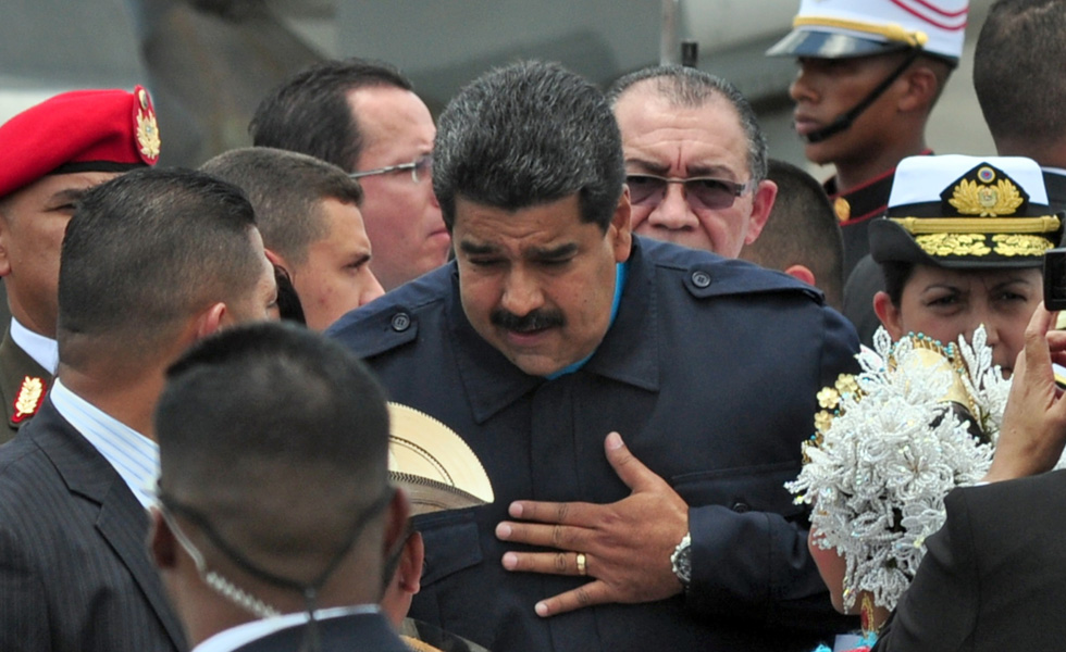 Analista sostiene que Maduro está ansioso por desviar la atención
