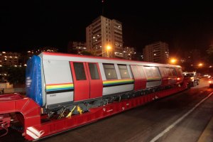 Este lunes se inició traslado de nuevo tren para Metro Los Teques (Fotos)
