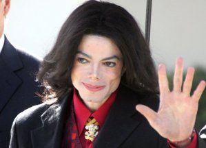 Aseguran que Michael Jackson pagó a 20 denunciantes de abuso sexual