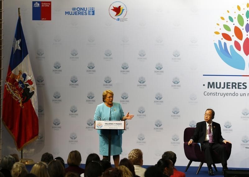 Michelle Bachelet anuncia nueva Constitución y duro plan anticorrupción en Chile