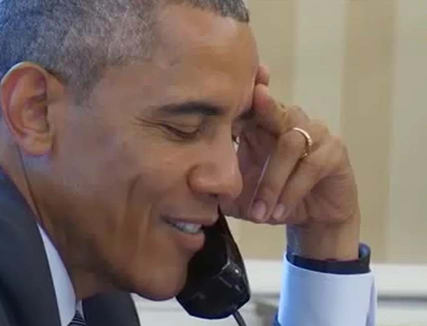Obama llama por sorpresa a tres mujeres para felicitarles el Día de la Madre (Video)