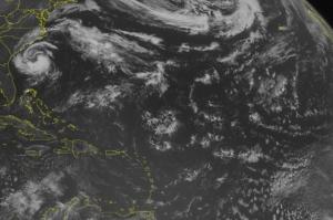 Tormenta tropical Ana avanza con rapidez hacia las costas de las Carolinas