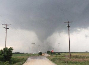 Tornado en Texas deja un muerto y un herido grave