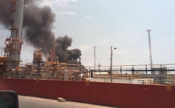 Reportan incendio en refinería El Palito