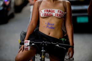 FOTOS: Ciclistas nudistas tomaron Caracas