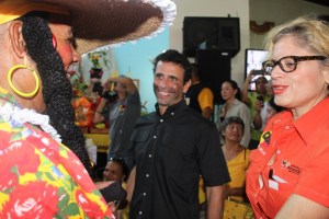 Capriles participó en la Parranda de San Pedro de Guatire (FOTOS)