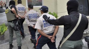 Detienen a siete policías por fuga de exfuncionario corrupto