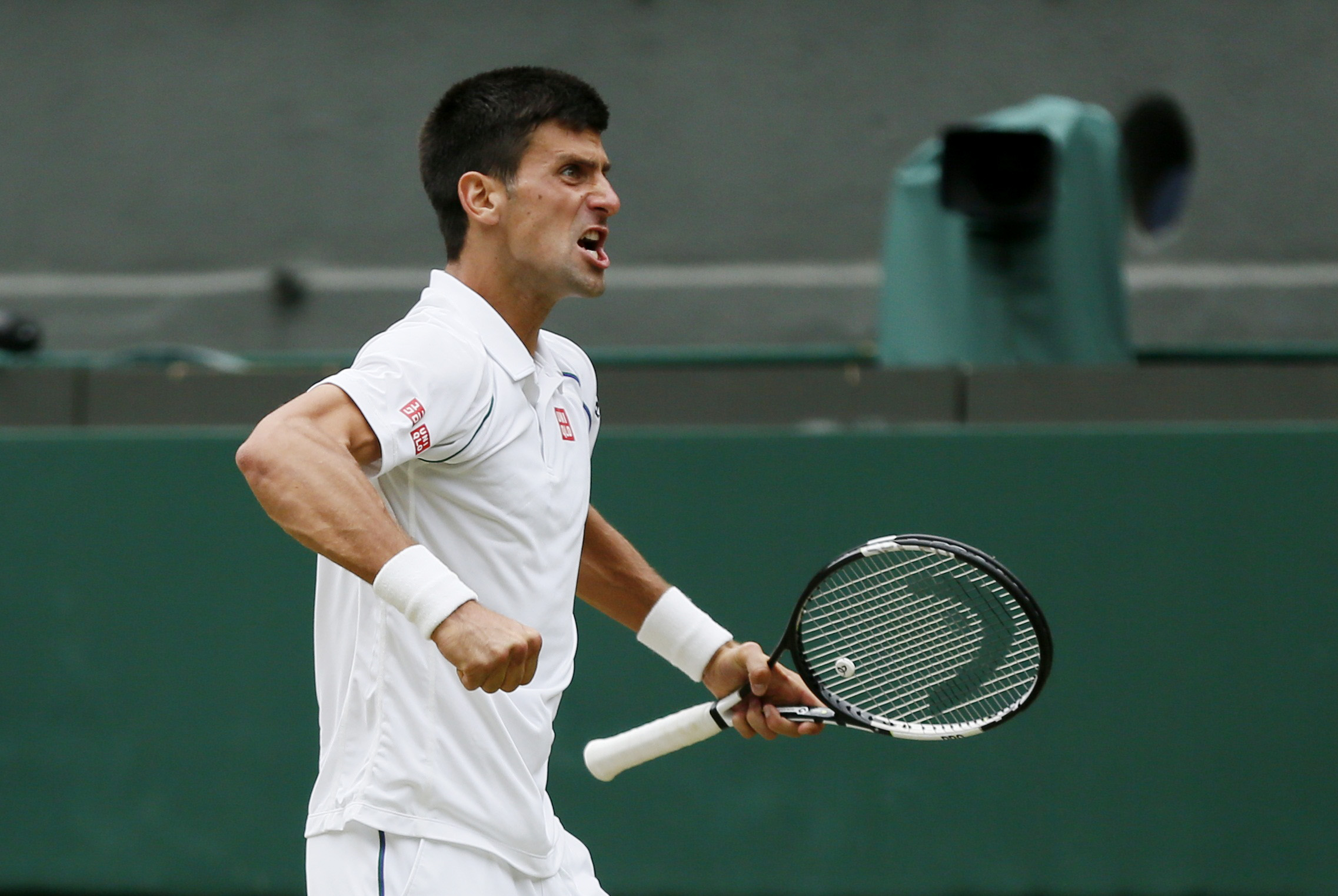 Djokovic y Murray avanzan a cuartos de final de París
