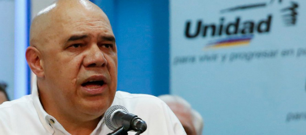 Chúo Torrealba: Venezuela solo depende del petróleo y los precios se fueron al carrizo