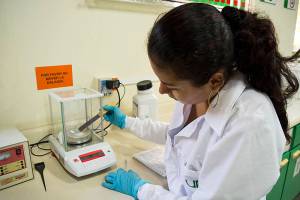 Cierre técnico de laboratorios clínicos en Margarita por falta de reactivos