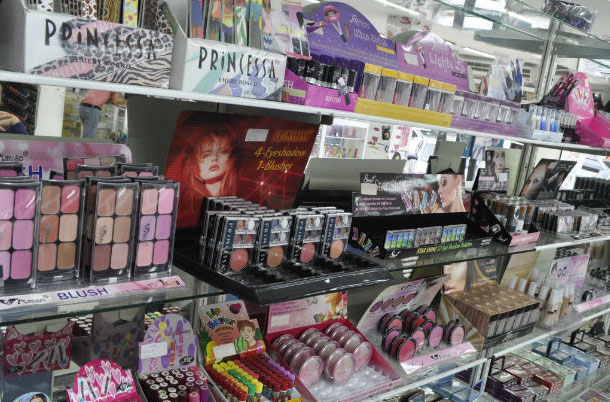 Los cosméticos son el “lujo” de algunas afortunadas ante los altos precios en Venezuela