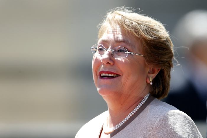 Bachelet retira querella contra revista que la involucró en corrupción