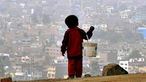 Ocho de cada diez niños pobres serán adultos pobres, según estudio
