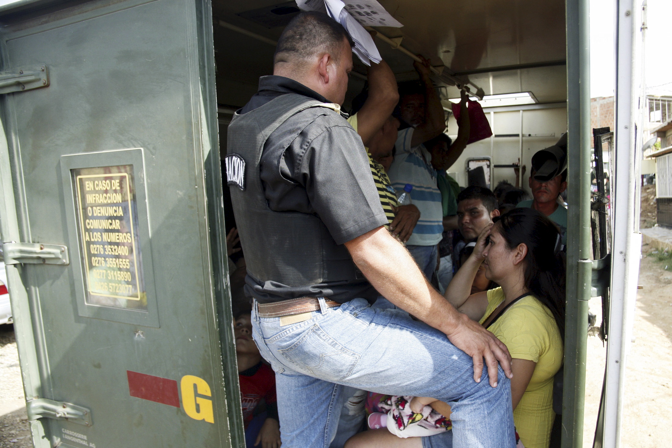 Colombia denuncia aumento de deportaciones desde Venezuela tras cierre parcial de frontera