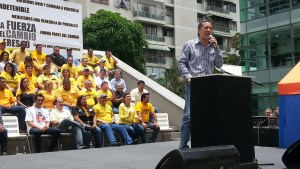 José Guerra: Cierre de frontera con Colombia agudizará la escasez