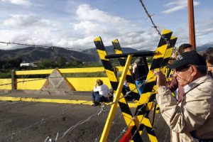 Tras un mes de crisis fronteriza, Maduro y Santos se reencuentran en Quito