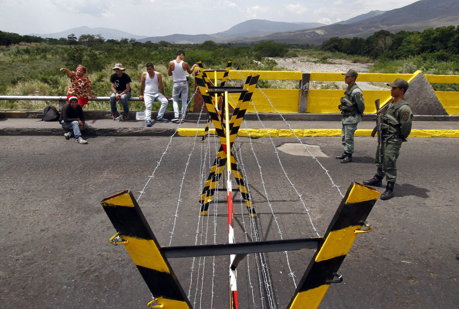 Maduro no descarta cierre de fronteras con Colombia y Brasil por peligro de coronavirus