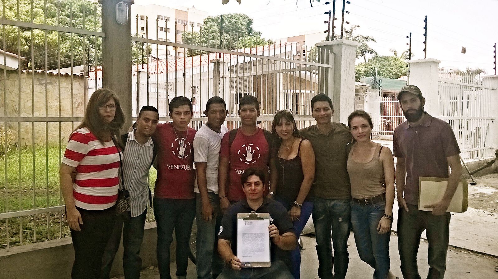 Estudiantes se solidarizan con colombianos