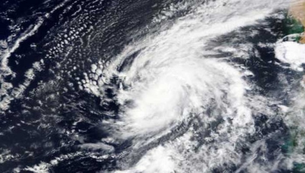 Tormenta Fred se resiste a degradarse en el Atlántico