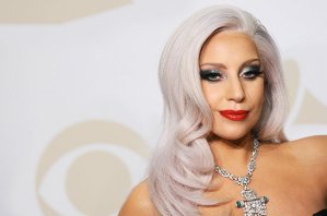 Con tierna foto, Lady Gaga confirma relación con este millonario (Foto)