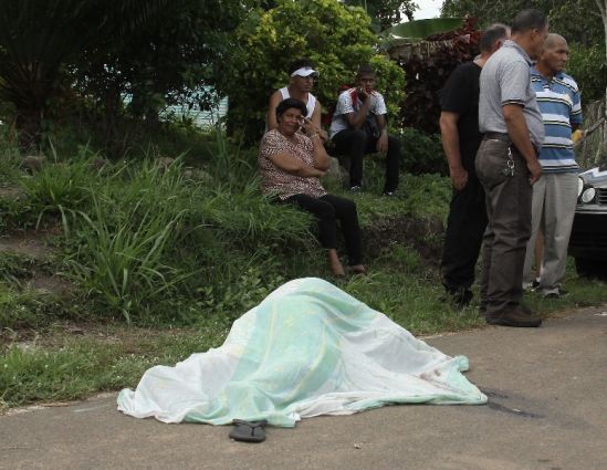 En San Félix mujer asesina su vecina por error mientras perseguía a su esposo infiel con un arma