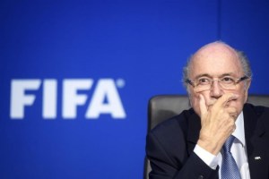 Blatter habla de “pacto de caballeros” sobre el pago a Platini