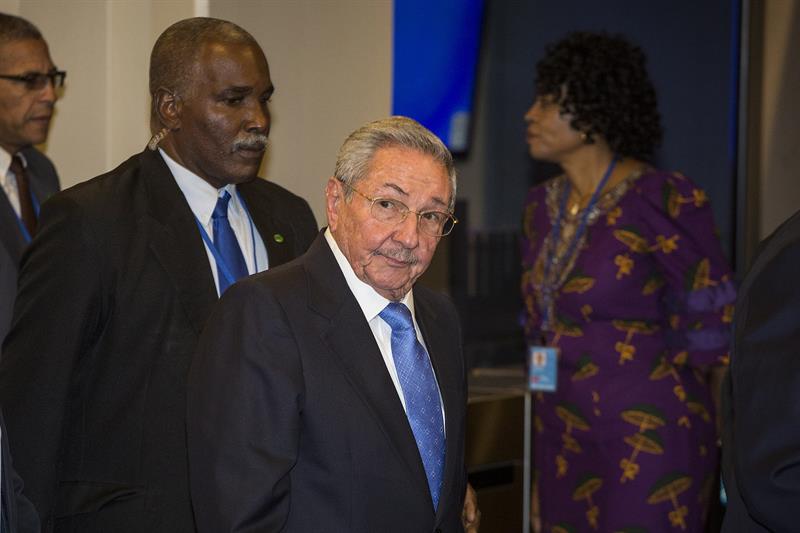Raúl Castro se reunió con titular de Cámara de Comercio de EEUU y empresarios