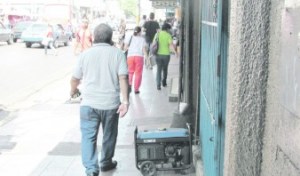 Apagones empeoran las ventas en el centro de Puerto La Cruz