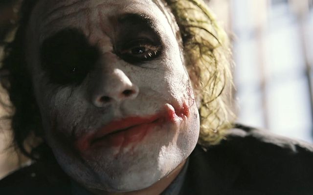 Publican imágenes de Heath Ledger en la prueba de vestuario del “Joker”