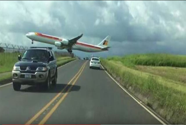 En Video: El terrorífico aterrizaje de un avión en Costa Rica