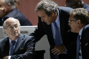 La FIFA podría reclamar a Blatter y Platini 2 millones de francos suizos