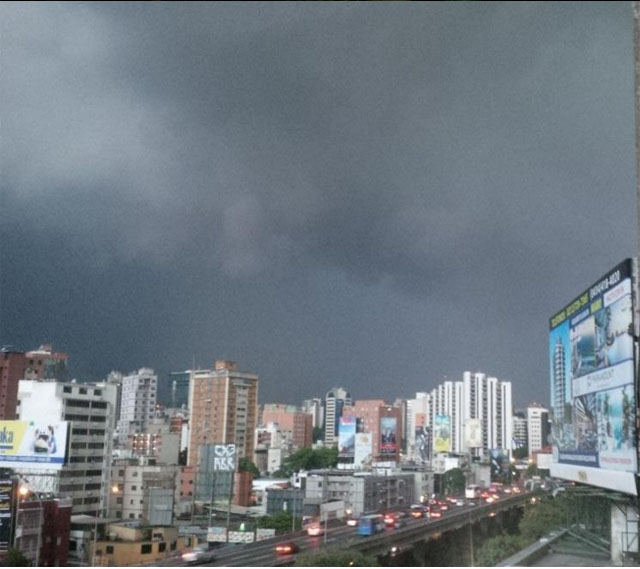 Martes con nubosidad y lluvias en todo el país