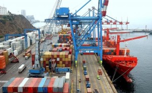 Aduaneros solicitan mesa tripartita para sincerar costos en la cadena de nacionalización de mercancías