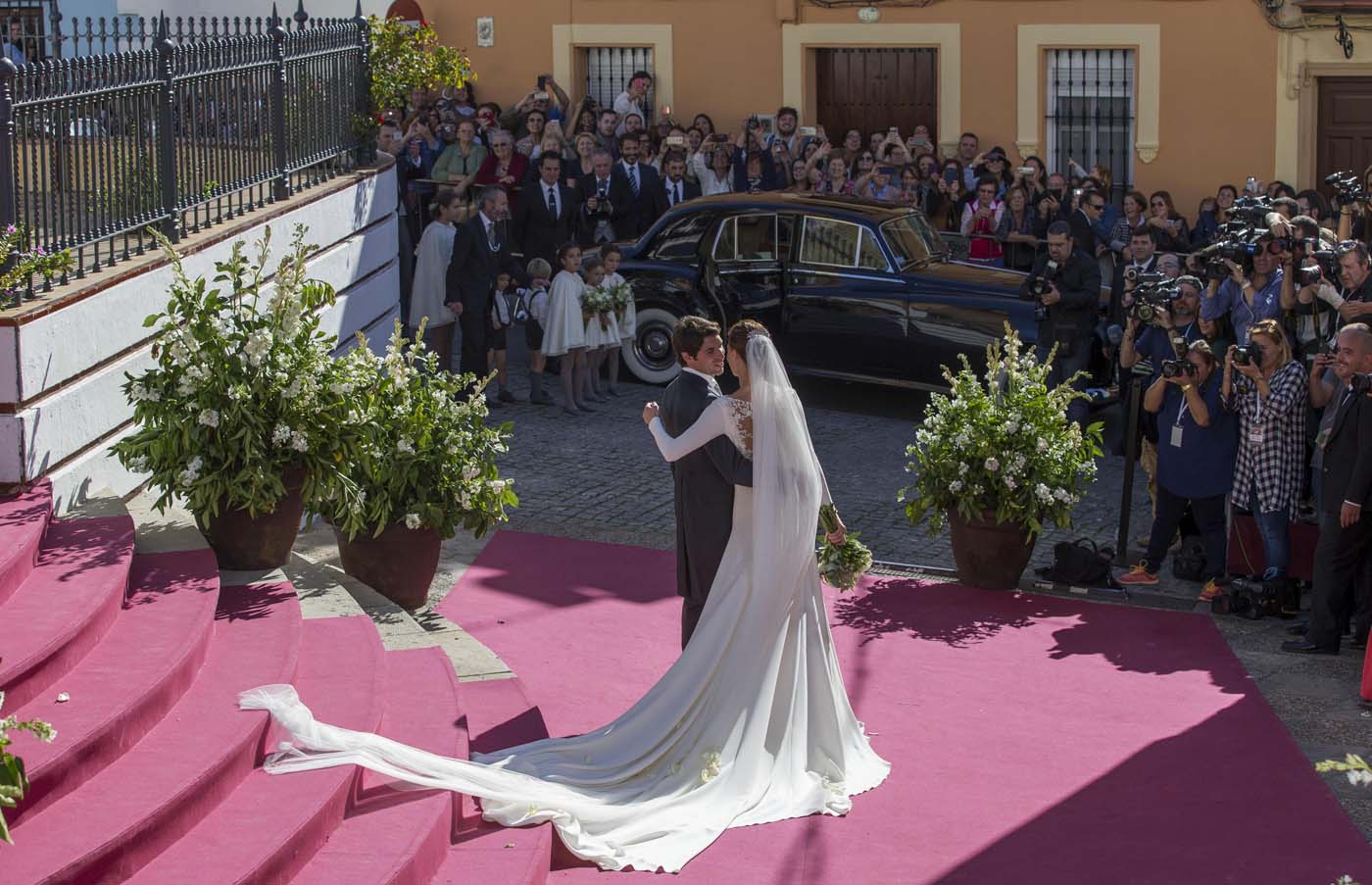 La boda del torero Cayetano Rivera y la presentadora Eva González (fotos)