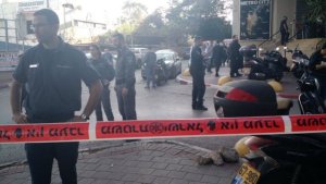 Mueren dos israelíes en apuñalamiento en Tel Aviv