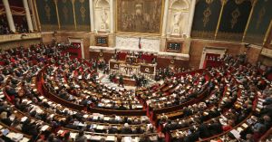 Parlamento francés aprueba prolongación por tres meses de estado de emergencia